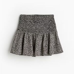 H&M Black Floral Print Smocked Mini Skirt Womens Summer Casual Cute Size Small